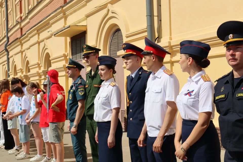 Сотрудники регионального следственного управления приняли участие в мероприятии, приуроченном ко Дню России Сотрудники регионального следственного управления приняли участие в мероприятии, приуроченном ко Дню России