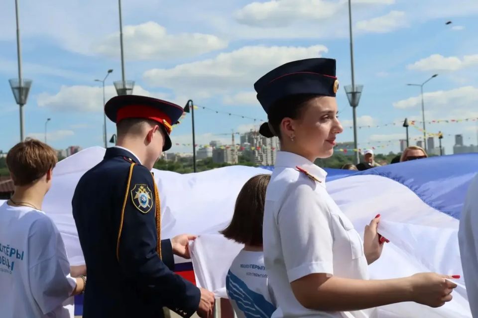 Сотрудники регионального следственного управления приняли участие в мероприятии, приуроченном ко Дню России Сотрудники регионального следственного управления приняли участие в мероприятии, приуроченном ко Дню России