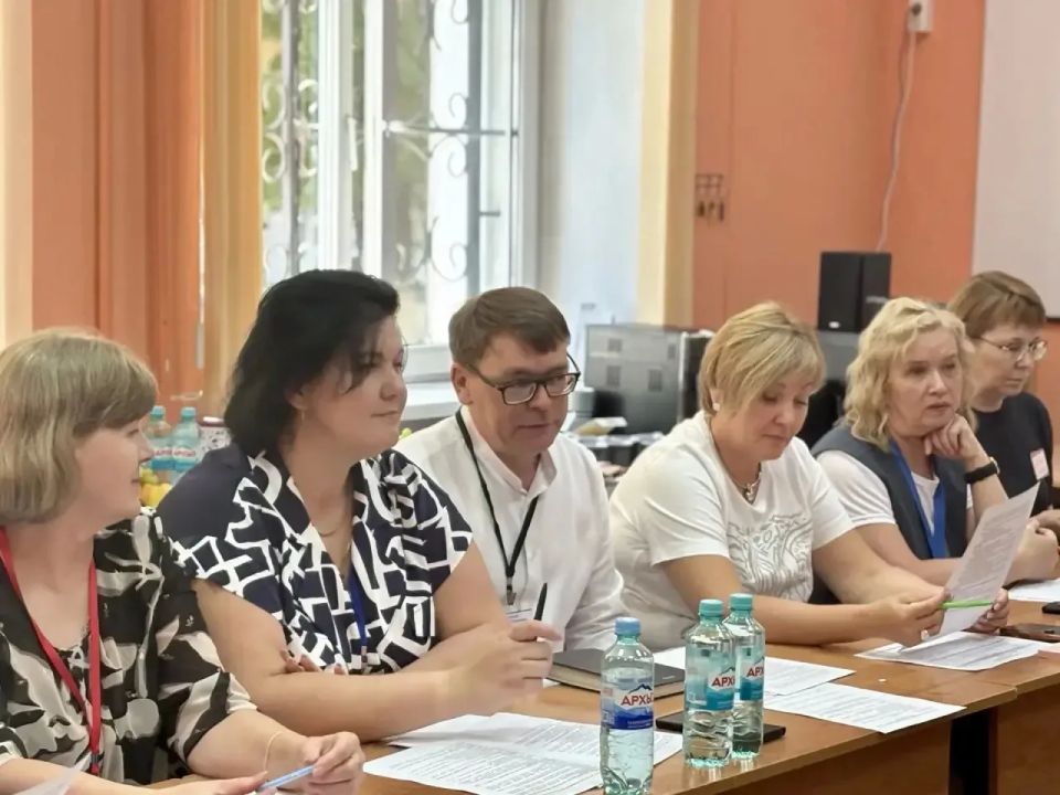 На этой неделе Лицей № 82 стал площадкой для обсуждения вопросов преподавания в следующем учебном году На этой неделе Лицей № 82 стал площадкой для обсуждения вопросов преподавания в следующем учебном году