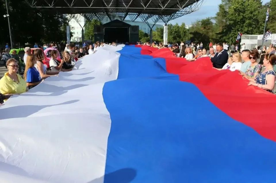 Смотрим, как отмечали День России в Дзержинске