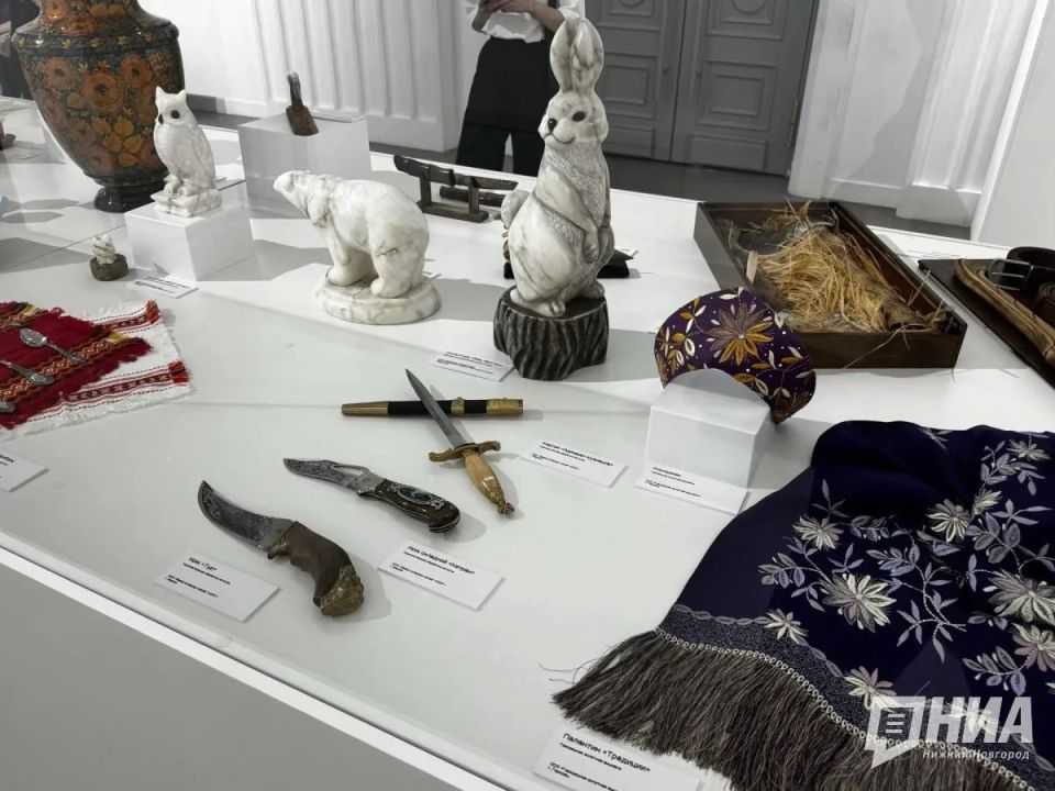Хохлома, городецкие игрушки, ворсменские ножи и другие символы Нижегородской области собраны на новой выставке «Дело рук» (6+), которая открылась в центре «Рекорд» Хохлома, городецкие игрушки, ворсменские ножи и другие символы Нижегородской области собраны на новой выставке «Дело рук» (6+), которая открылась в центре «Рекорд»