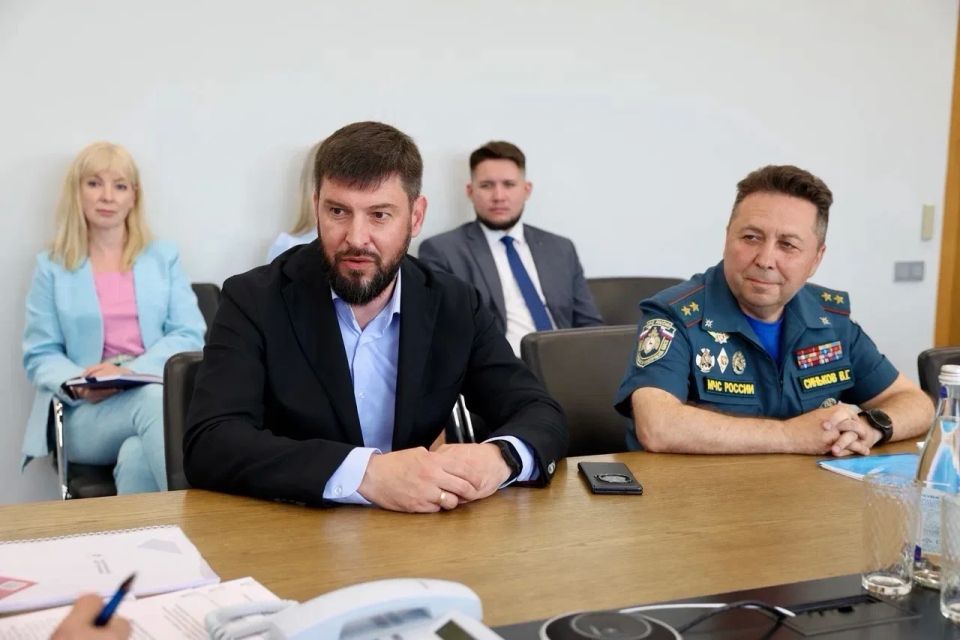 Глеб Никитин: Проведение крупнейшего в России Международного слета волонтеров-поисковиков, который объединил в Нижегородской области в тактико-специальных учениях 500 специалистов со всех регионов нашей страны, ближнего и... Глеб Никитин: Проведение крупнейшего в России Международного слета волонтеров-поисковиков, который объединил в Нижегородской области в тактико-специальных учениях 500 специалистов со всех регионов нашей страны, ближнего и...
