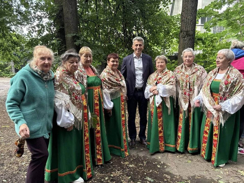 Благоустройство, проверки, культурные мероприятия – депутаты в гуще событий своих округов! Подробности читайте в нашем традиционном обзоре Благоустройство, проверки, культурные мероприятия – депутаты в гуще событий своих округов! Подробности читайте в нашем традиционном обзоре