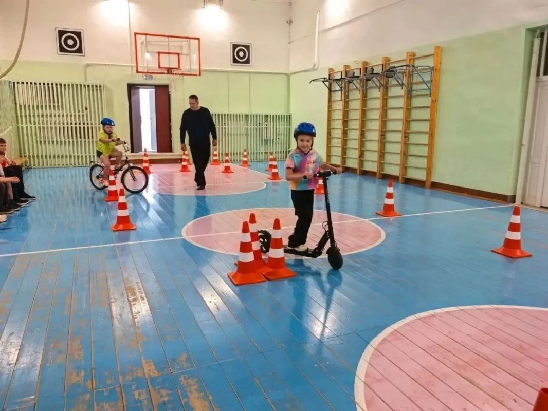 «Лаборатория безопасности» в гостях у летнего лагеря: изучаем ПДД на практике «Лаборатория безопасности» в гостях у летнего лагеря: изучаем ПДД на практике