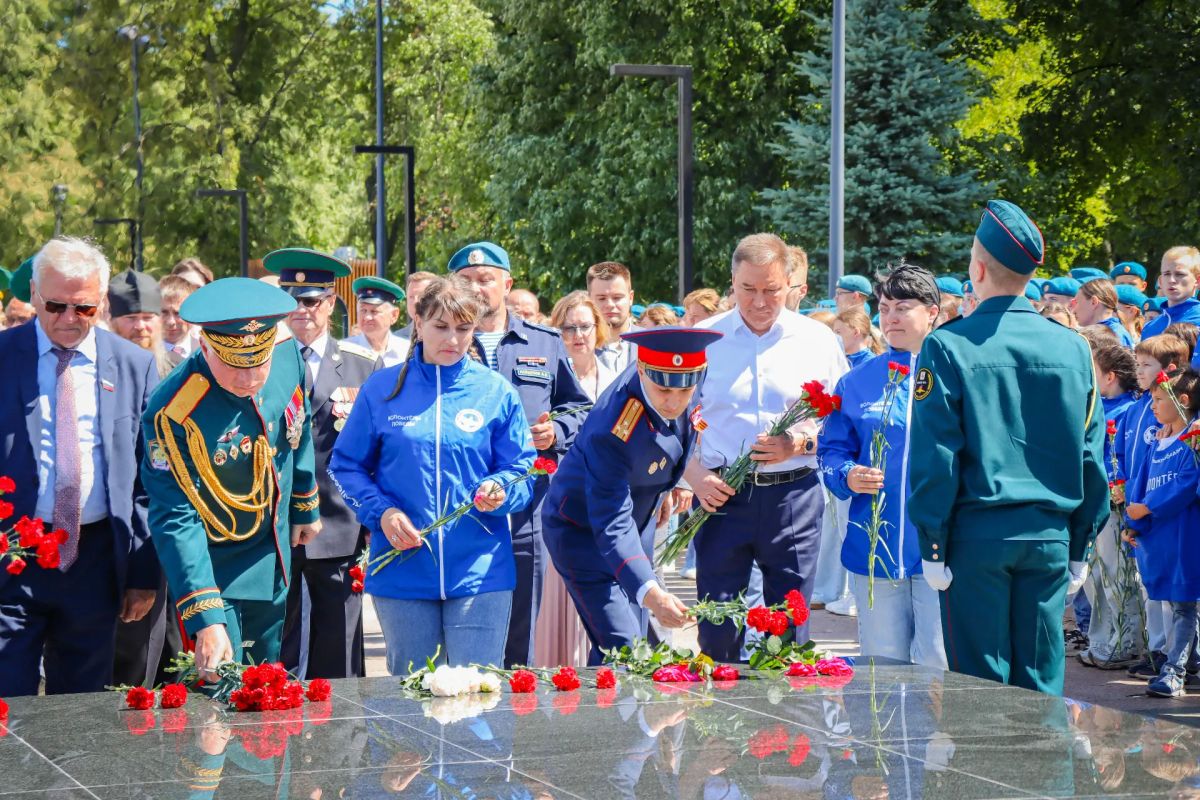 И.о. руководителя регионального следственного управления принял участие в церемонии, посвященной Дню памяти и скорби И.о. руководителя регионального следственного управления принял участие в церемонии, посвященной Дню памяти и скорби