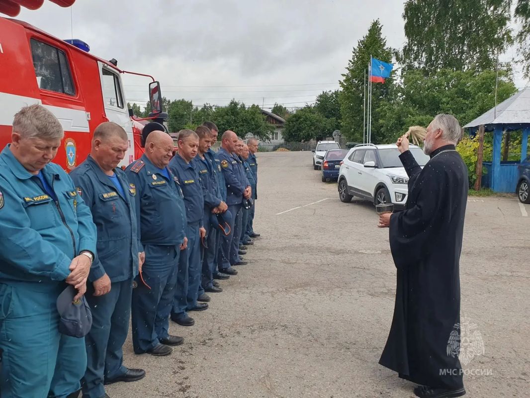 Огнеборцы Шаранги присоединились ко Дню памяти и скорби Огнеборцы Шаранги присоединились ко Дню памяти и скорби