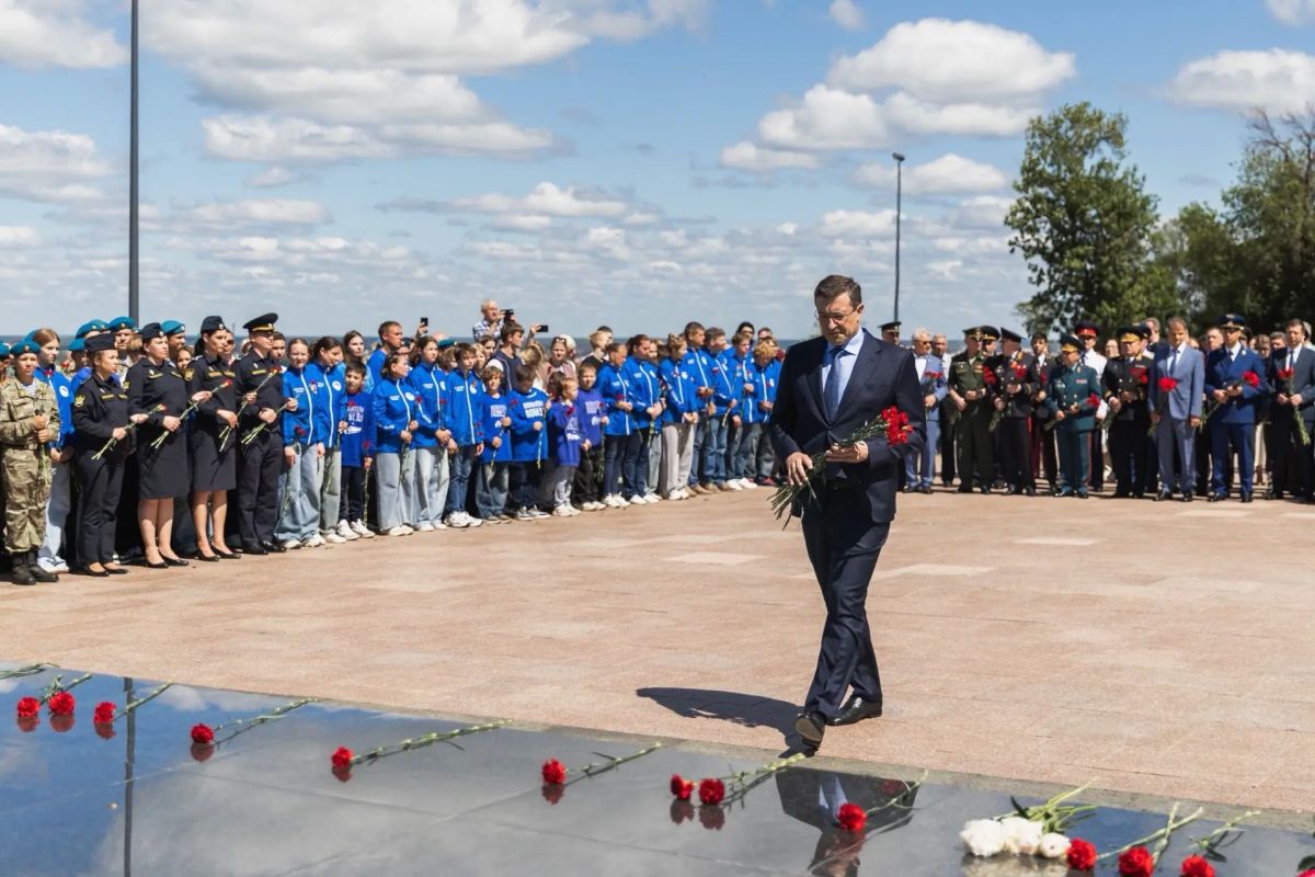 Глеб Никитин: 22 июня 1941 года, в первый день войны, в военкоматы Горького и Горьковской области было подано более 15 тысяч заявлений Глеб Никитин: 22 июня 1941 года, в первый день войны, в военкоматы Горького и Горьковской области было подано более 15 тысяч заявлений