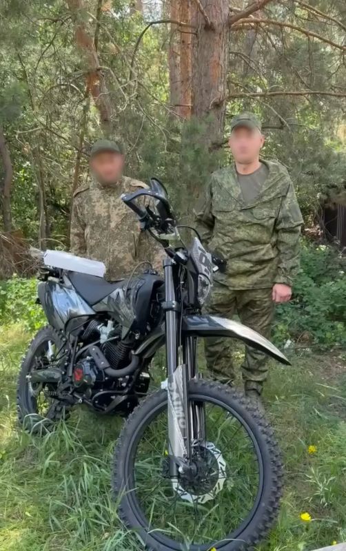 Волонтёры группы «СВОих не бросаем» из Шахуньи передали бойцам на передовую мотоцикл, гумпомощь и — газеты Нижегородского областного информационного центра