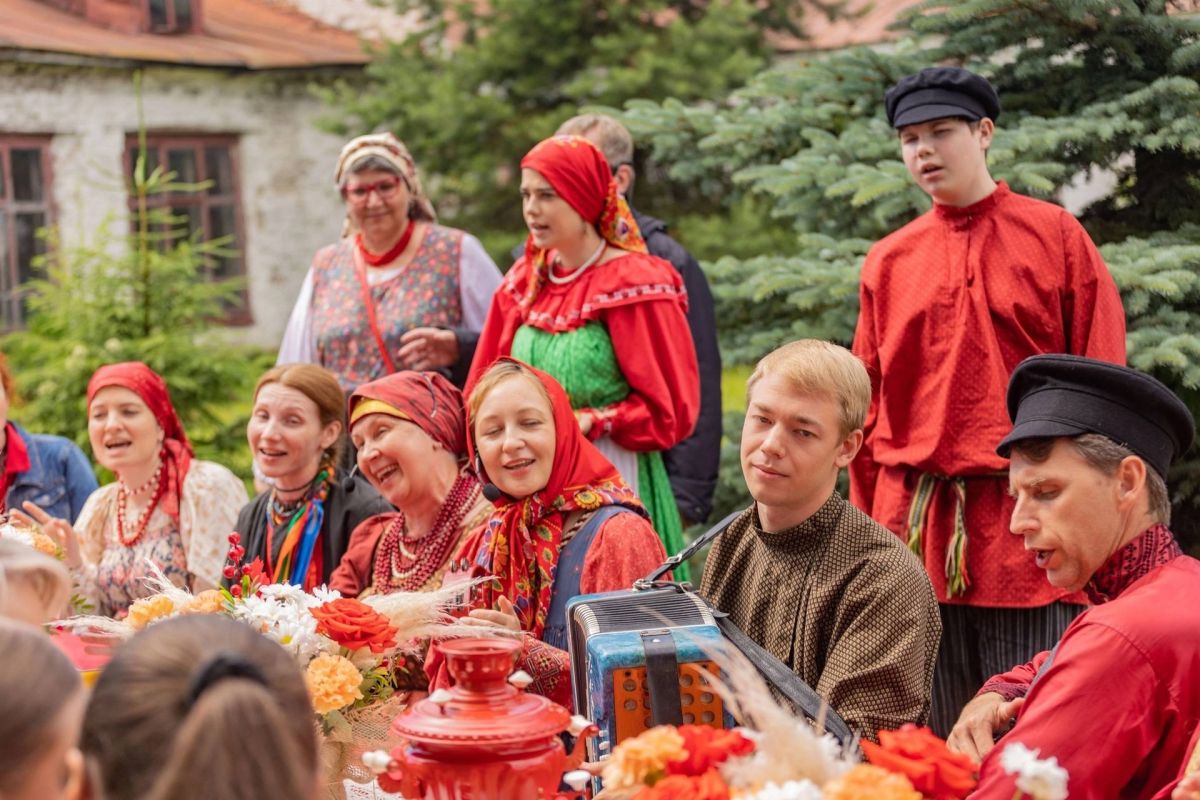 XXII Международный фестиваль народных художественных промыслов «Золотая хохлома» завершился в Семёнове XXII Международный фестиваль народных художественных промыслов «Золотая хохлома» завершился в Семёнове