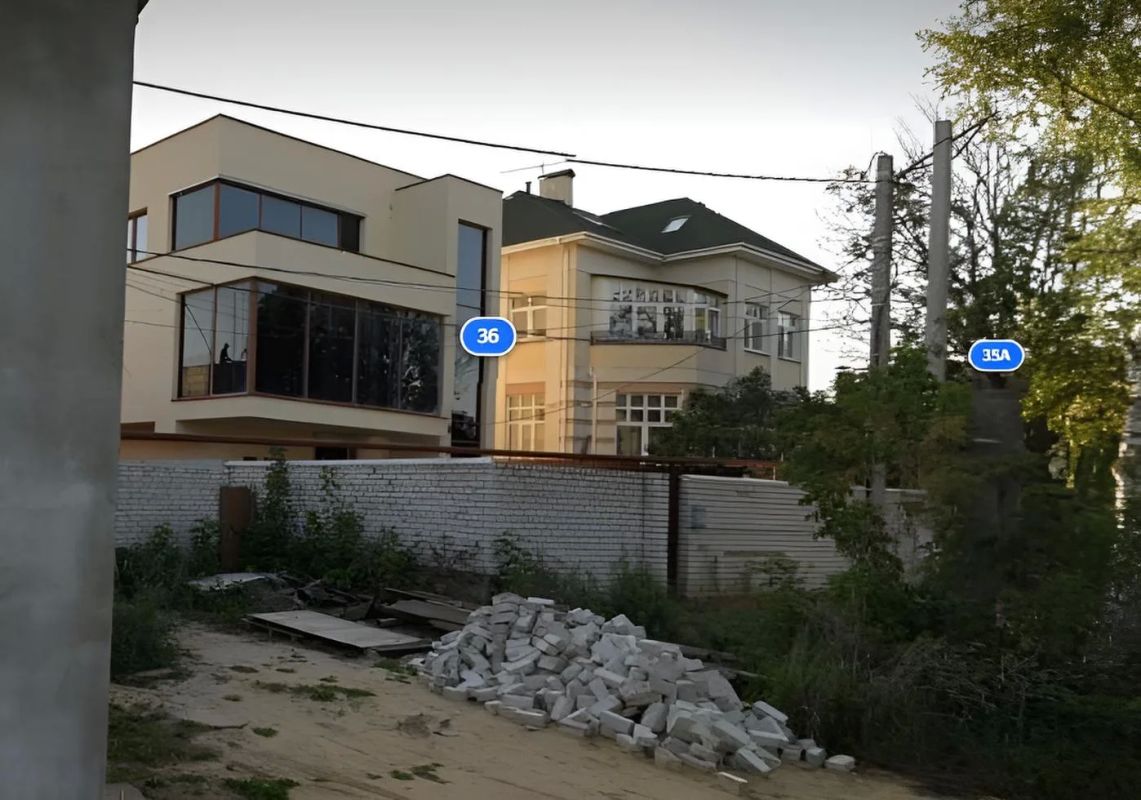 Имущество нижегородского олигарха Дмитрия Аржанова, которого обвиняют в хищениях на 5,5 миллиарда рублей, снова пытаются продать Имущество нижегородского олигарха Дмитрия Аржанова, которого обвиняют в хищениях на 5,5 миллиарда рублей, снова пытаются продать