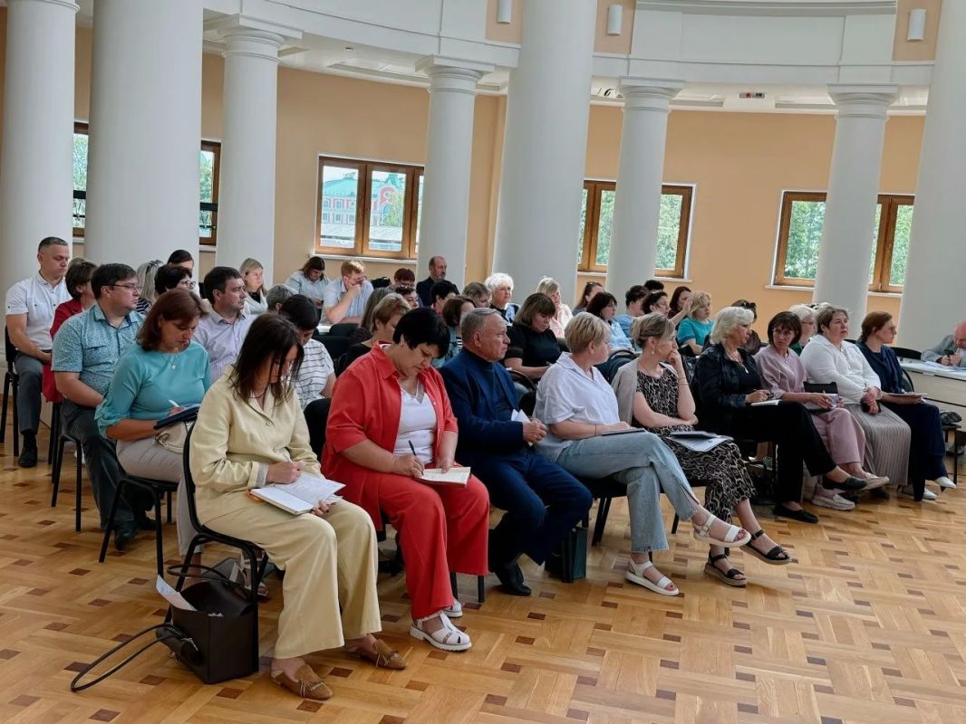 Совещание с председателями и секретарями территориальных избирательных комиссий, исполняющих полномочия окружных избирательных комиссий по выборам депутатов Законодательного Собрания Нижегородской области восьмого созыва Совещание с председателями и секретарями территориальных избирательных комиссий, исполняющих полномочия окружных избирательных комиссий по выборам депутатов Законодательного Собрания Нижегородской области восьмого созыва