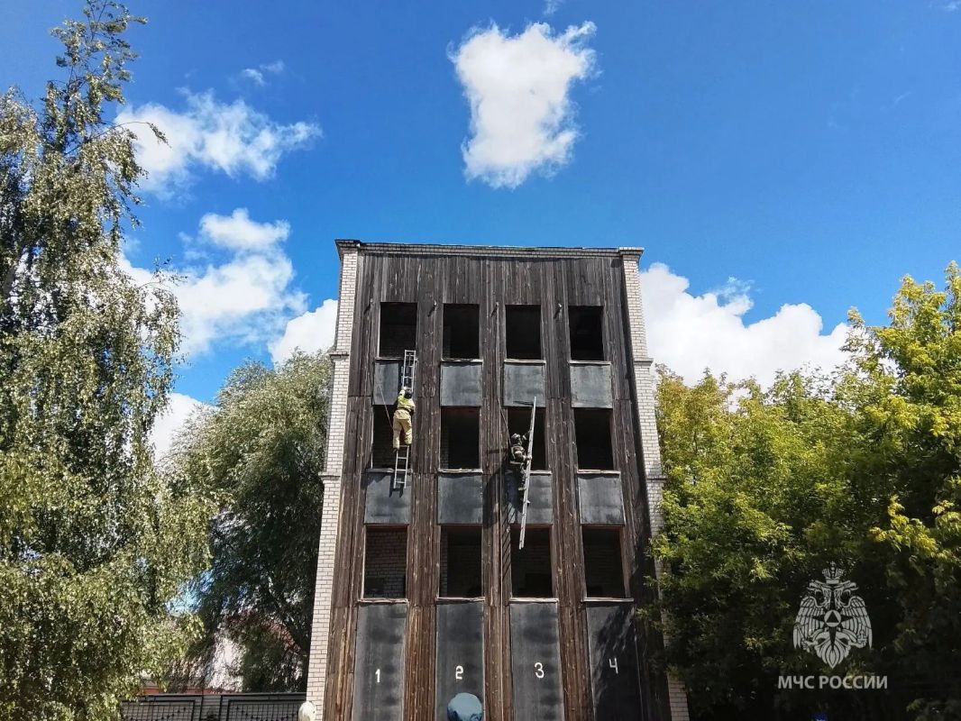 Опыт и мастерство: в Нижнем Новгороде выбрали лучшего пожарного старше 40 лет Опыт и мастерство: в Нижнем Новгороде выбрали лучшего пожарного старше 40 лет