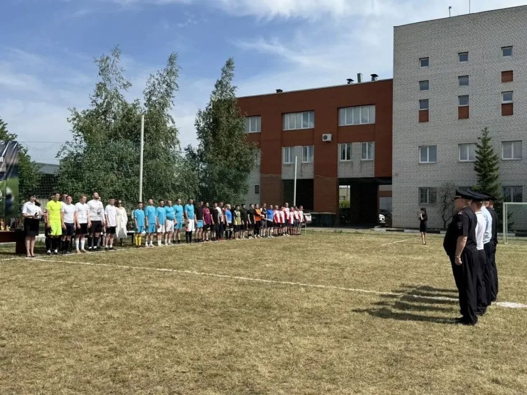2 июля 2026 года в ОБ ДПС ГИБДД УМВД России по г. Нижнему Новгороду состоялся турнир по мини-футболу, в котором соревновались 6 команд 2 июля 2026 года в ОБ ДПС ГИБДД УМВД России по г. Нижнему Новгороду состоялся турнир по мини-футболу, в котором соревновались 6 команд