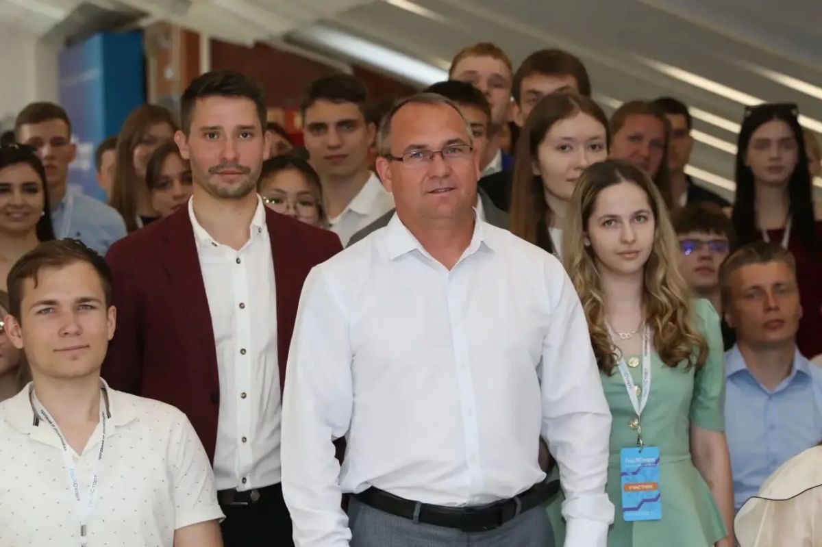 Перед тем как говорить о молодежной политике, всегда задаю себе простой вопрос: что мы хотим получить в итоге? Активных комментаторов или людей, которые умеют брать ответственность за свой город? Именно об этом говорил с... Перед тем как говорить о молодежной политике, всегда задаю себе простой вопрос: что мы хотим получить в итоге? Активных комментаторов или людей, которые умеют брать ответственность за свой город? Именно об этом говорил с...