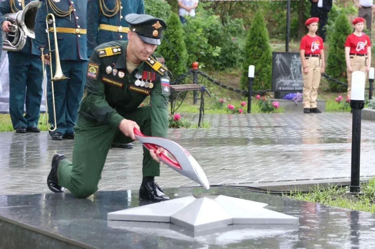 Памятник Герою Советского Союза Александру Осиповичу Молеву открыли в поселке Фоминки Гороховецкого района Владимирской области Памятник Герою Советского Союза Александру Осиповичу Молеву открыли в поселке Фоминки Гороховецкого района Владимирской области