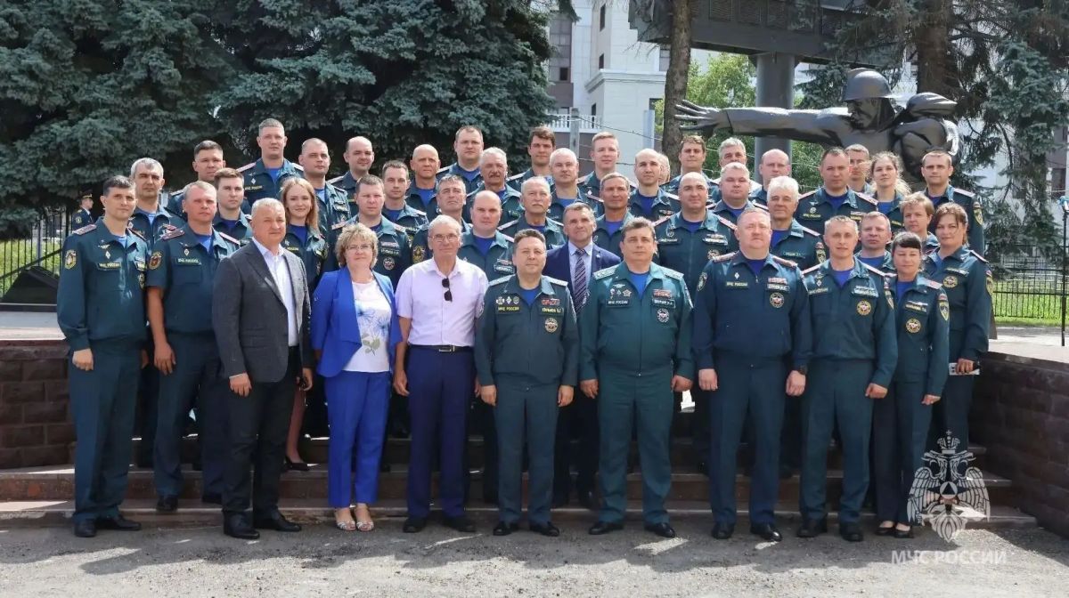 С песней по службе и по жизни С песней по службе и по жизни