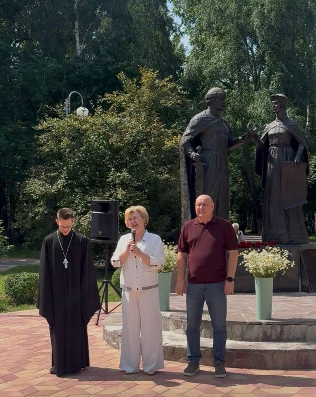 Футбольные поля для дошколят, современный скалодром в садике, открытие фотовыставки в центре города и многое другое Футбольные поля для дошколят, современный скалодром в садике, открытие фотовыставки в центре города и многое другое