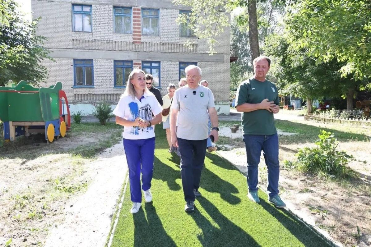 Футбольные поля для дошколят, современный скалодром в садике, открытие фотовыставки в центре города и многое другое Футбольные поля для дошколят, современный скалодром в садике, открытие фотовыставки в центре города и многое другое