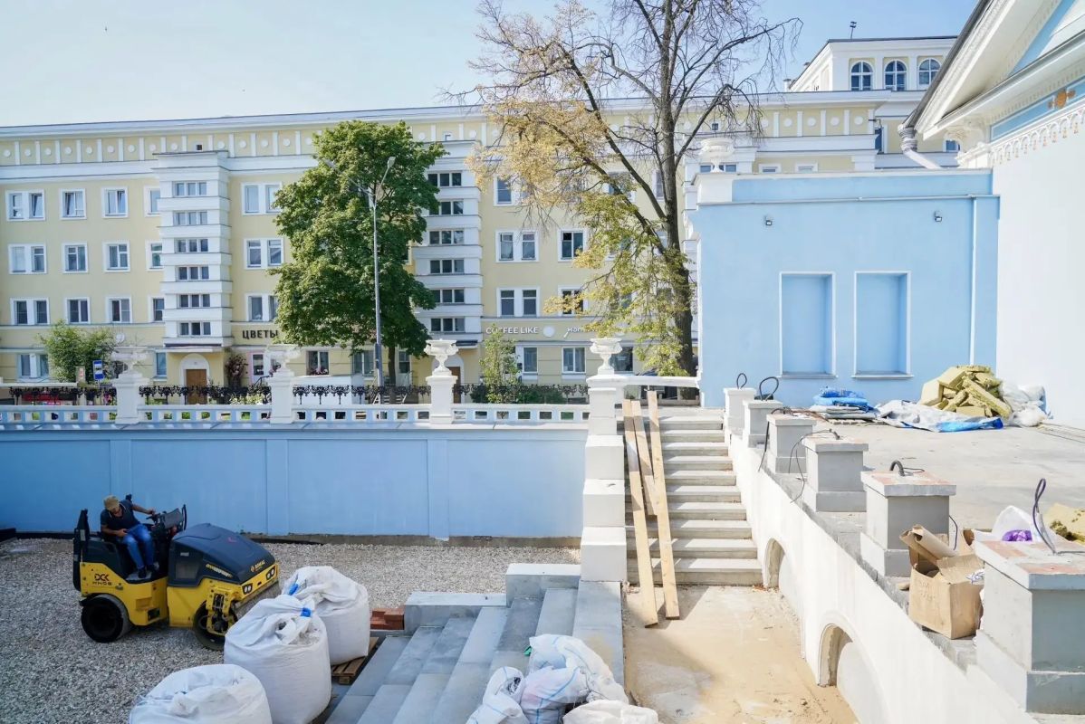 Внутренний двор Литературного музея обустраивают в Нижнем Новгороде Внутренний двор Литературного музея обустраивают в Нижнем Новгороде