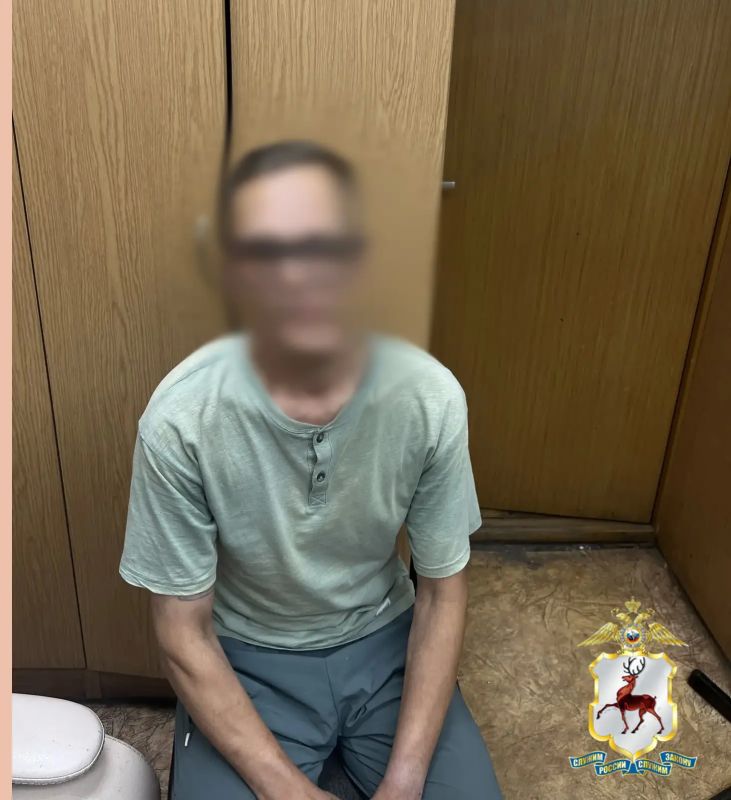 Носки не по назначению использовал нижегородец, пытаясь провезти в них запрещенные вещества в метро Носки не по назначению использовал нижегородец, пытаясь провезти в них запрещенные вещества в метро