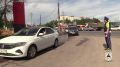 Сотрудники полиции обеспечивают безопасность и регулируют дорожное движение вблизи АЗС Нижнего Новгорода и региона