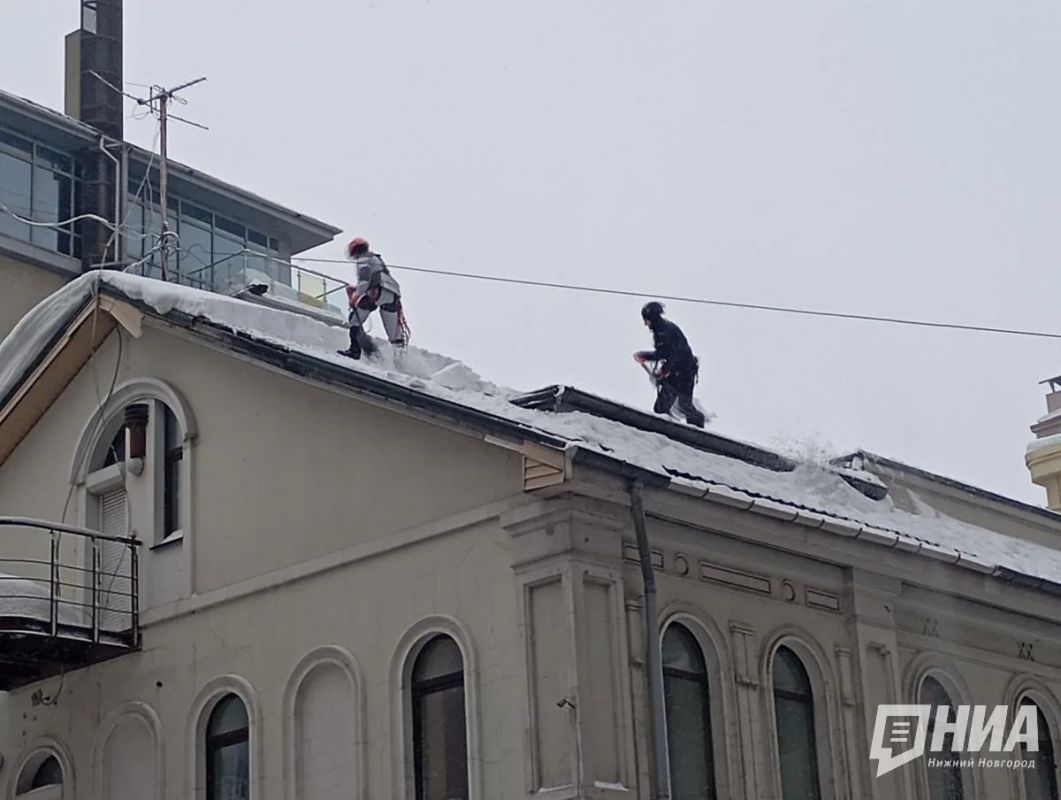 В Нижегородской области хотят увеличить штрафы за неубранный снег с крыш и другие нарушения благоустройства
