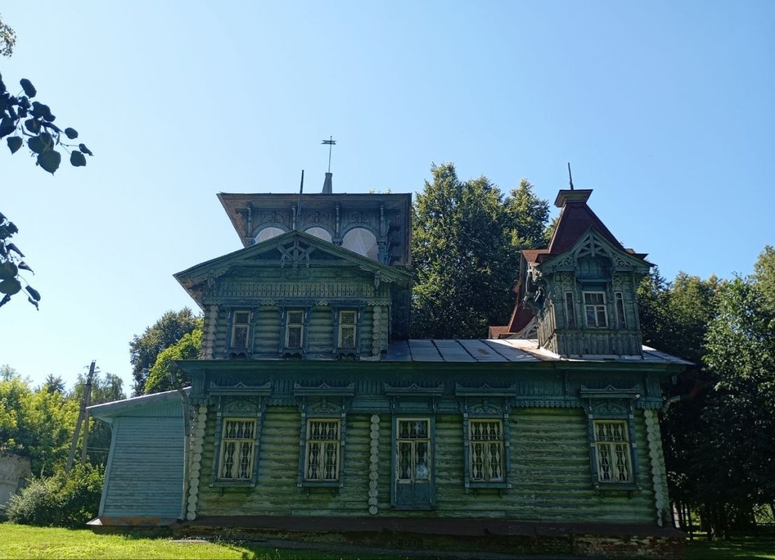 По народному преданию, именно в Воскресенском районе Нижегородской области, в междуречье Керженца и Ветлуги, берет свое начало великая русская тайга По народному преданию, именно в Воскресенском районе Нижегородской области, в междуречье Керженца и Ветлуги, берет свое начало великая русская тайга