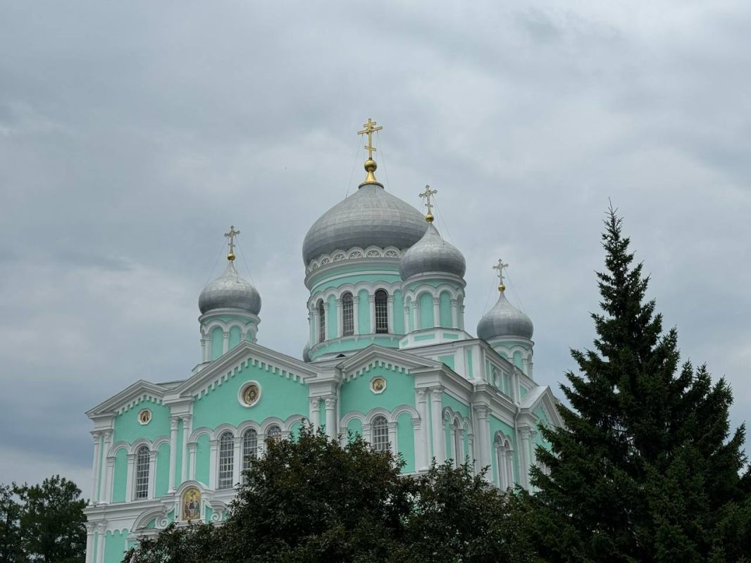 V Съезд малых городов Нижегородской и Гродненской областей уже совсем скоро! Последняя точка нашего 3-х дневного пресс-тура для российских и белорусских журналистов – Свято-Троицкий Серафимо-Дивеевский монастырь