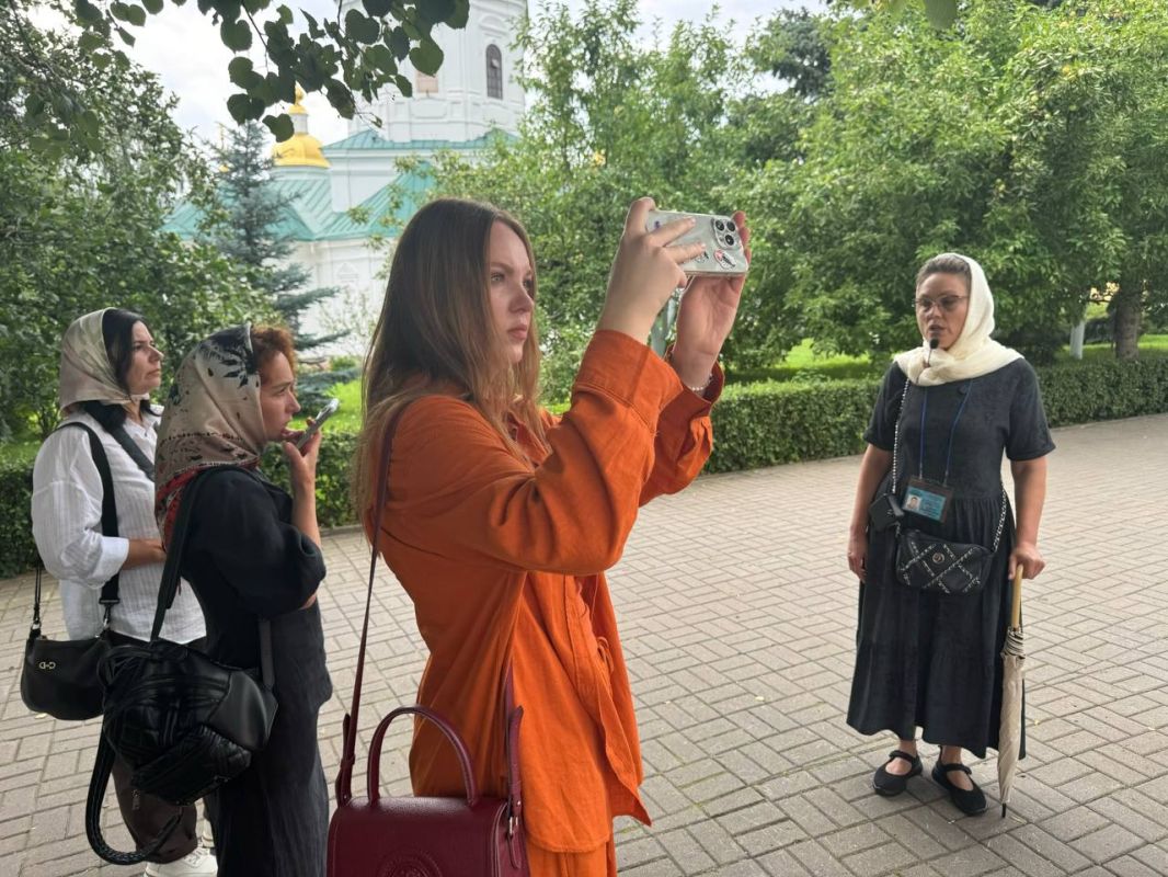 V Съезд малых городов Нижегородской и Гродненской областей уже совсем скоро! Последняя точка нашего 3-х дневного пресс-тура для российских и белорусских журналистов – Свято-Троицкий Серафимо-Дивеевский монастырь V Съезд малых городов Нижегородской и Гродненской областей уже совсем скоро! Последняя точка нашего 3-х дневного пресс-тура для российских и белорусских журналистов – Свято-Троицкий Серафимо-Дивеевский монастырь
