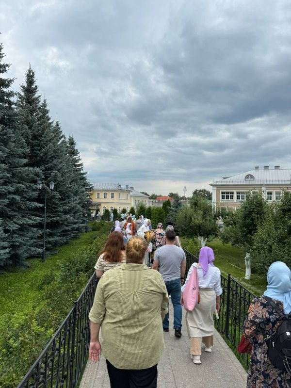 V Съезд малых городов Нижегородской и Гродненской областей уже совсем скоро! Последняя точка нашего 3-х дневного пресс-тура для российских и белорусских журналистов – Свято-Троицкий Серафимо-Дивеевский монастырь V Съезд малых городов Нижегородской и Гродненской областей уже совсем скоро! Последняя точка нашего 3-х дневного пресс-тура для российских и белорусских журналистов – Свято-Троицкий Серафимо-Дивеевский монастырь
