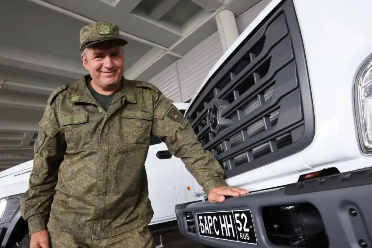Глеб Никитин: Передали резервистам отряда "БАРС-НН" ключи от 45 единиц спецтехники Глеб Никитин: Передали резервистам отряда "БАРС-НН" ключи от 45 единиц спецтехники