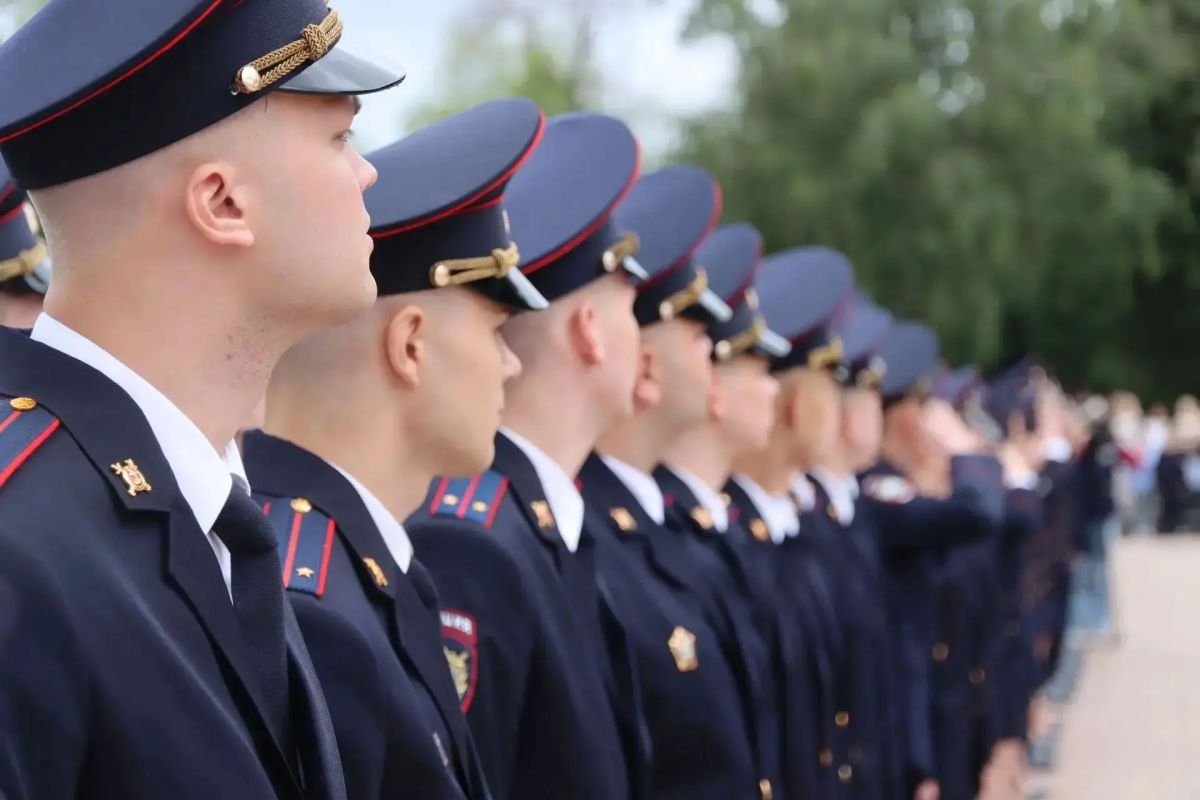 В нижегородском Кремле состоялся выпуск курсантов Нижегородской академии МВД России В нижегородском Кремле состоялся выпуск курсантов Нижегородской академии МВД России