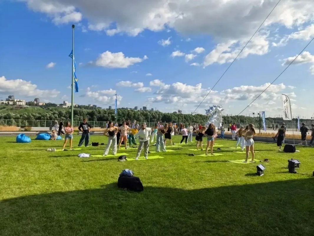Спорт и музыка на «Пари Фест» Спорт и музыка на «Пари Фест»