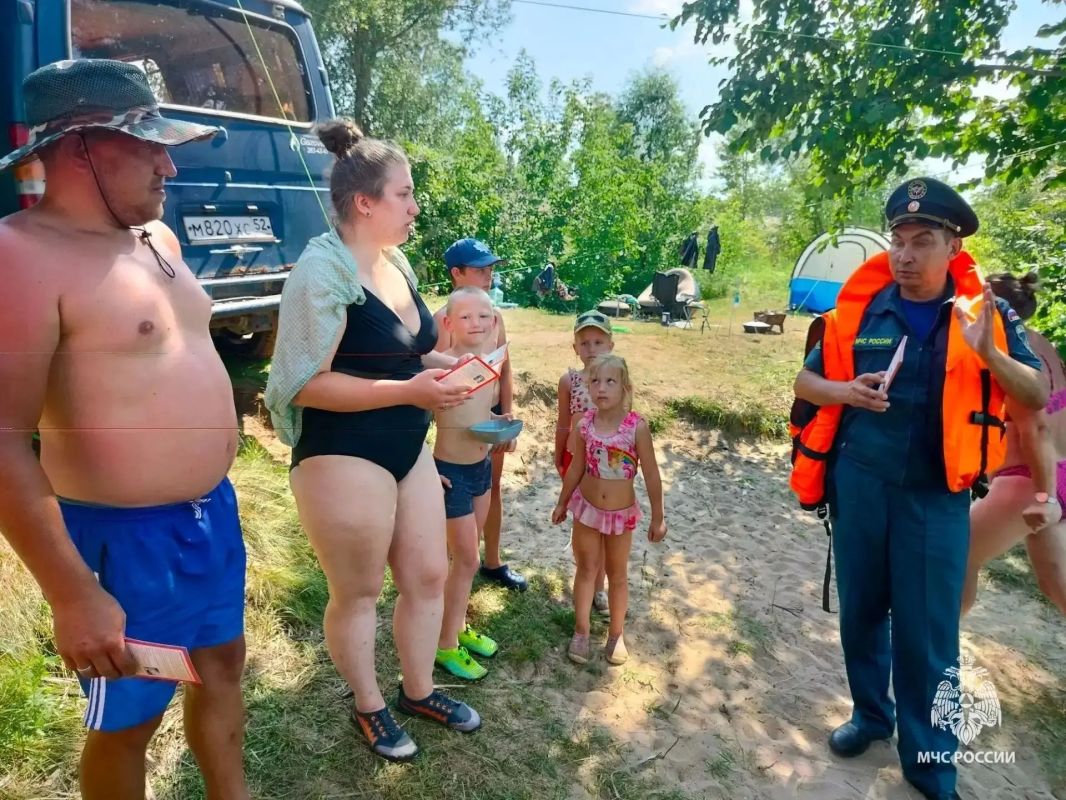 В Воротынском округе прошла акция «Вода — безопасная территория» В Воротынском округе прошла акция «Вода — безопасная территория»