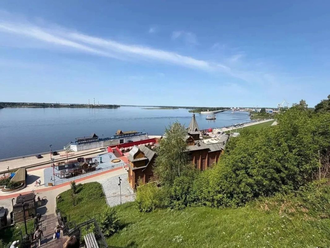 Губернатор Нижегородской области Глеб Никитин проверил ход строительства гостиницы в Городце Губернатор Нижегородской области Глеб Никитин проверил ход строительства гостиницы в Городце