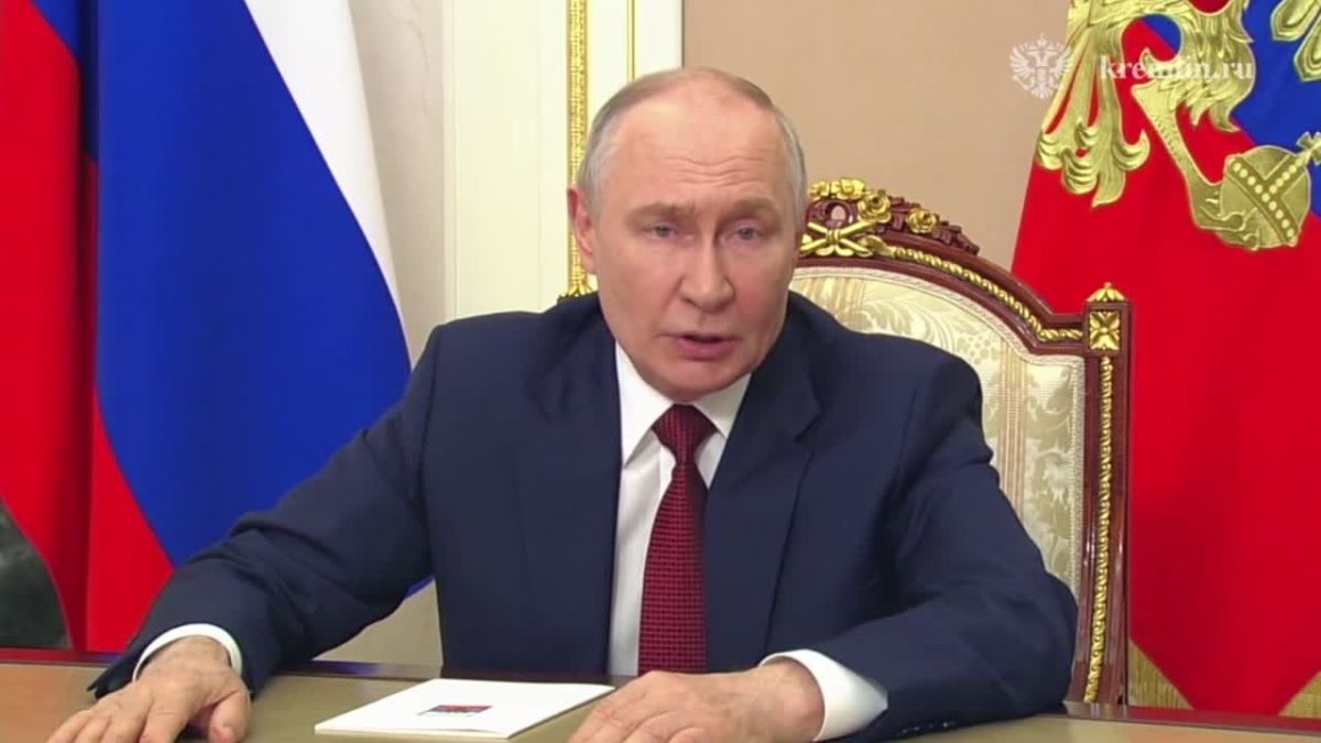 Президент России Владимир Путин анонсировал открытие в Нижнем Новгороде совместного с Киргизией учебного центра в области информационных технологий и кибербезопасности