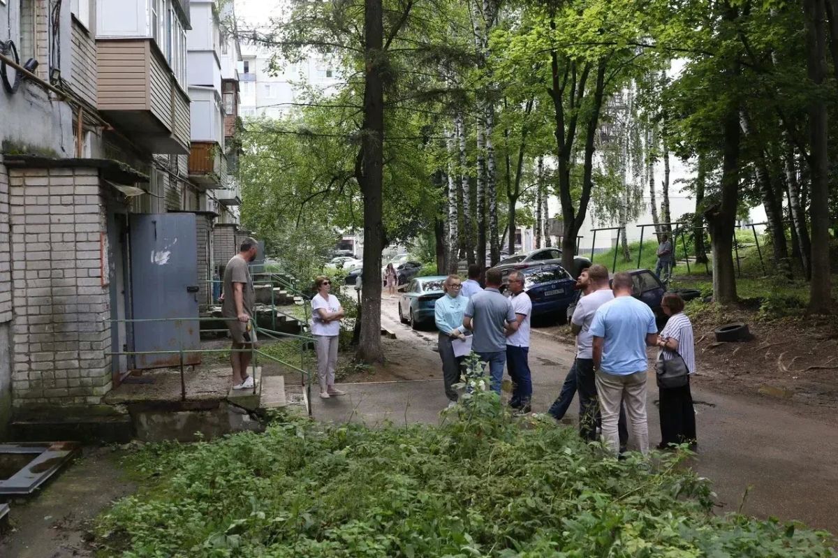 Завершил рабочую неделю встречами с жителями в своем депутатском округе Завершил рабочую неделю встречами с жителями в своем депутатском округе