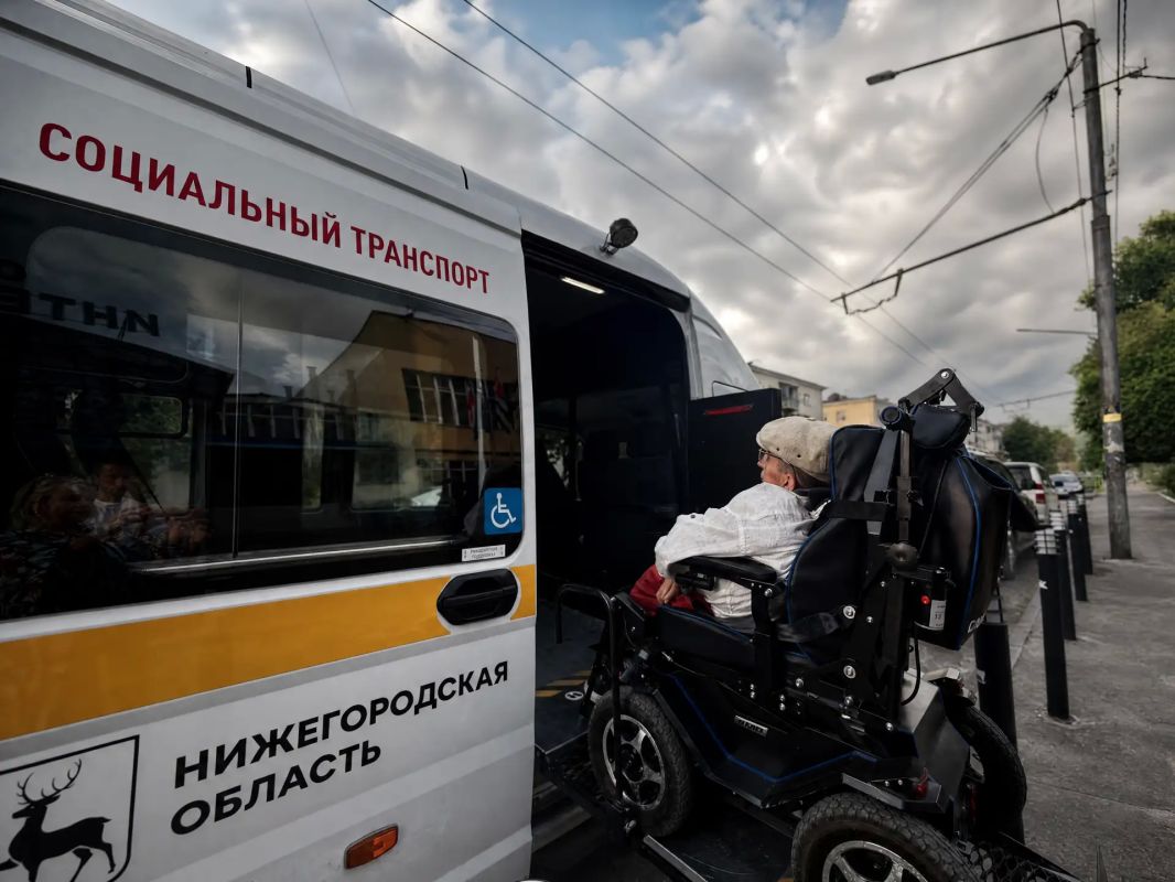 — Некоторые называют нас социальным такси, но я считаю, это неправильно