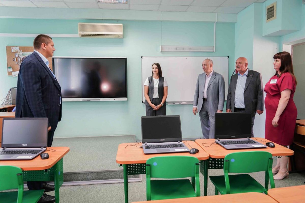 Более 70% школ и детских садов Автозаводского района уже готовы к новому учебному году Более 70% школ и детских садов Автозаводского района уже готовы к новому учебному году