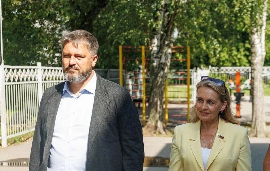 школе №30 Дзержинска теперь есть полноценное пространство, где ребята могут играть в футбол, баскетбол и волейбол — там построили спортивную площадку по губернаторской программе «Вам решать!» школе №30 Дзержинска теперь есть полноценное пространство, где ребята могут играть в футбол, баскетбол и волейбол — там построили спортивную площадку по губернаторской программе «Вам решать!»