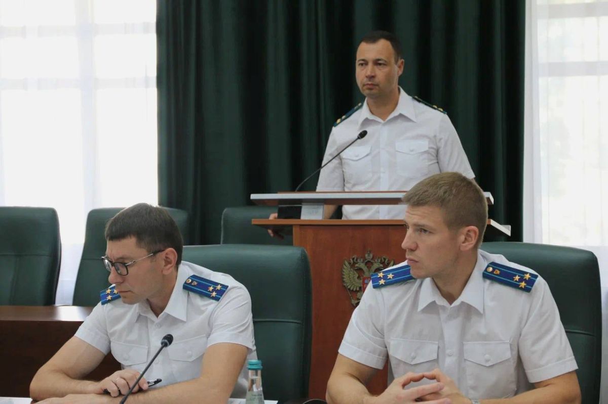 Сегодня в прокуратуре Нижегородской области под председательством Алексея Цуканова состоялось заседание коллегии, на котором подведены итоги работы органов прокуратуры Нижегородской области в первом полугодии 2026 года Сегодня в прокуратуре Нижегородской области под председательством Алексея Цуканова состоялось заседание коллегии, на котором подведены итоги работы органов прокуратуры Нижегородской области в первом полугодии 2026 года