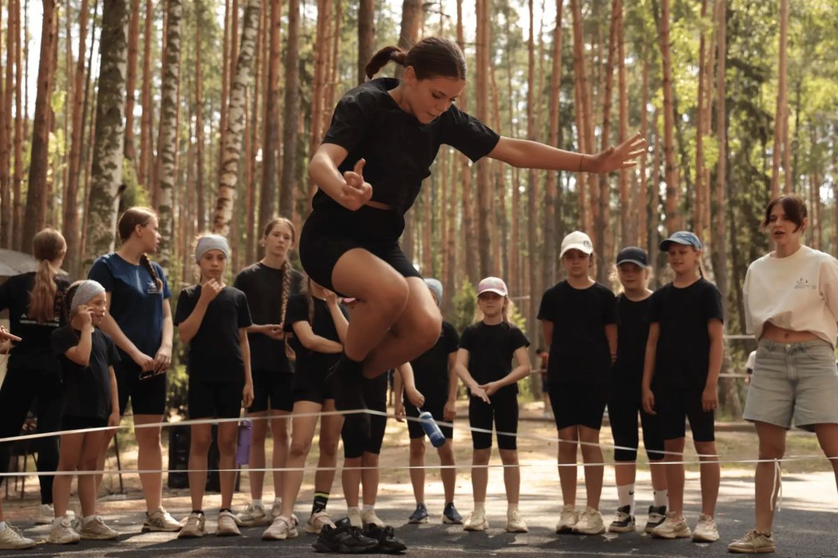 180 юных спортсменов отметили День физкультурника традиционным «Матчем гигантов» 180 юных спортсменов отметили День физкультурника традиционным «Матчем гигантов»