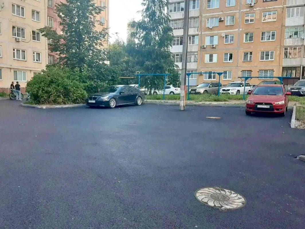 На улице Тропинина завершили благоустройство дворовой территории На улице Тропинина завершили благоустройство дворовой территории