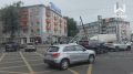 Опора светофора перекрыла движение на площади Лядова