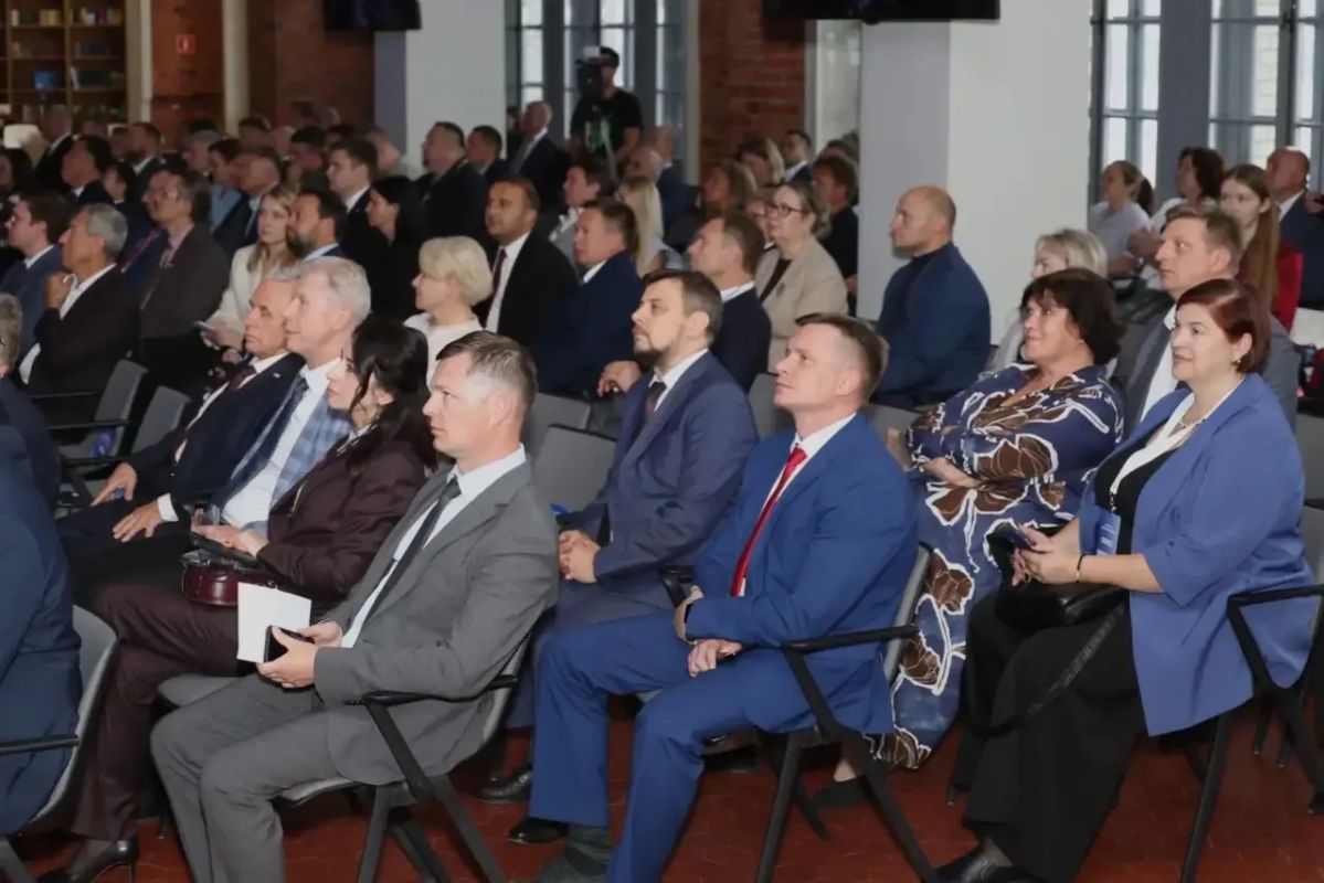 Накануне 805-летия Нижнего Новгорода мы встречаем друзей и партнеров — участников международного форума «Города-побратимы и партнеры» Накануне 805-летия Нижнего Новгорода мы встречаем друзей и партнеров — участников международного форума «Города-побратимы и партнеры»
