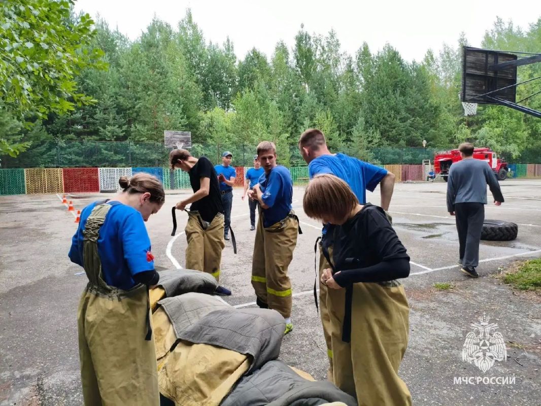 В Городецком районе студенты прошли курс молодого бойца В Городецком районе студенты прошли курс молодого бойца