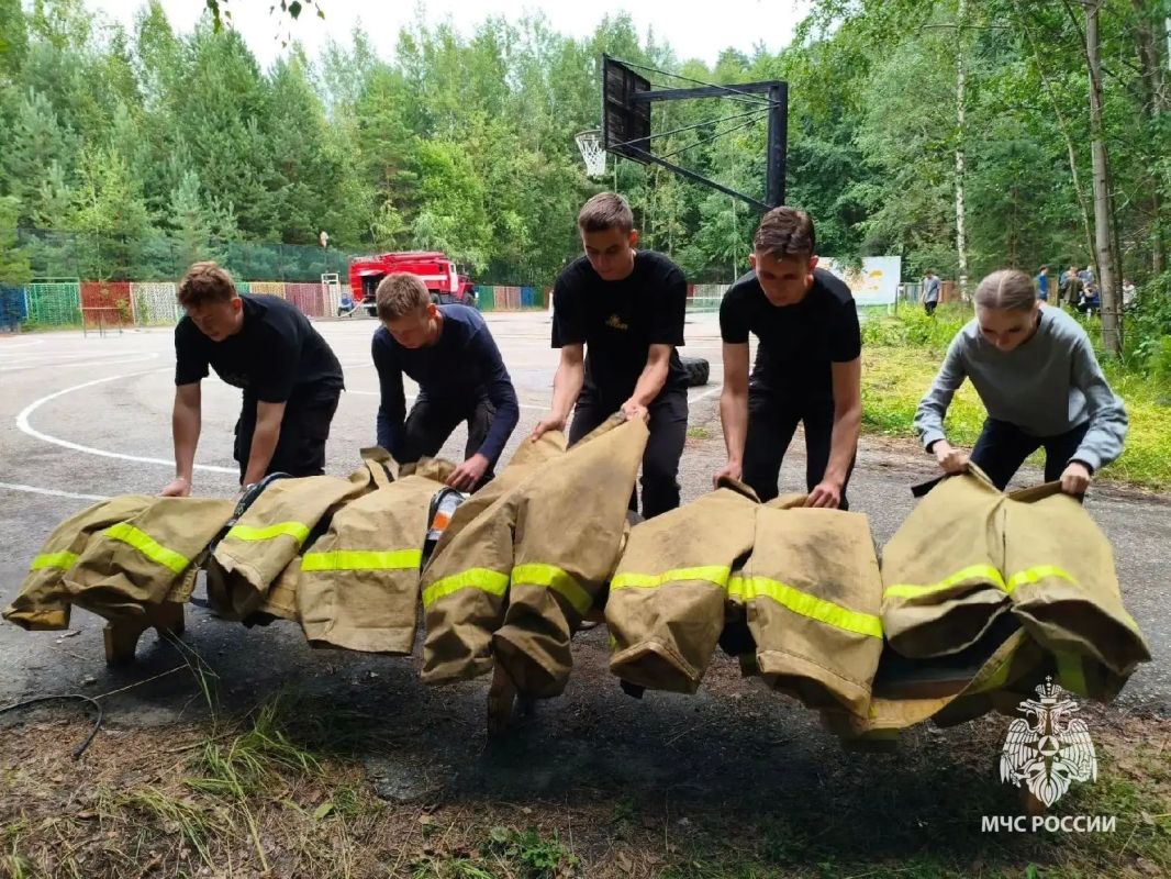 В Городецком районе студенты прошли курс молодого бойца В Городецком районе студенты прошли курс молодого бойца