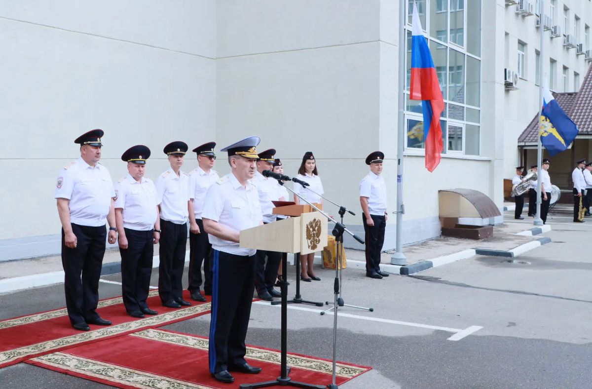 В региональном ГУ МВД России состоялось торжественное мероприятие, посвященное празднованию Дня Государственного флага РФ В региональном ГУ МВД России состоялось торжественное мероприятие, посвященное празднованию Дня Государственного флага РФ