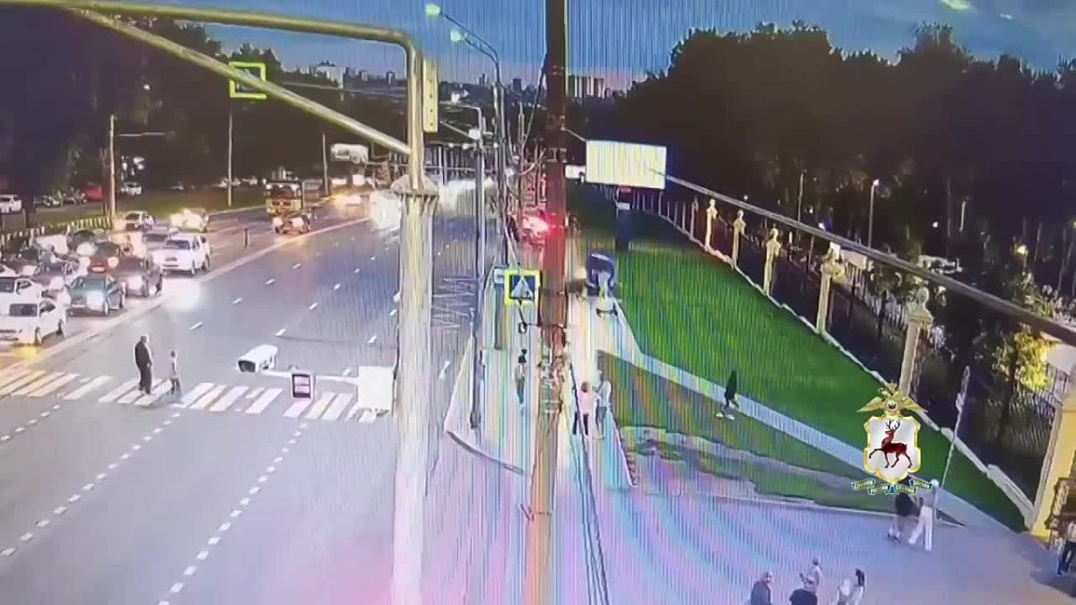 Момент аварии около парка «Швейцария» попал на видео