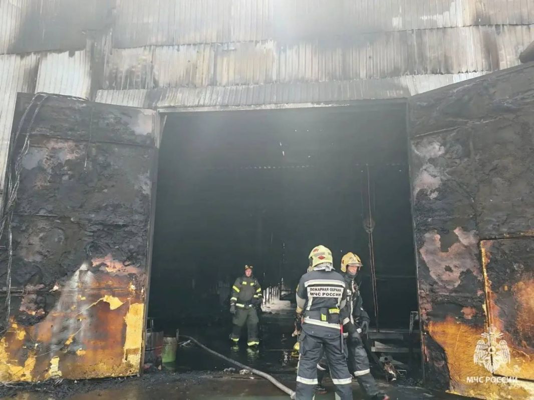 Пожар в сварочном цехе на Тепличной потушили